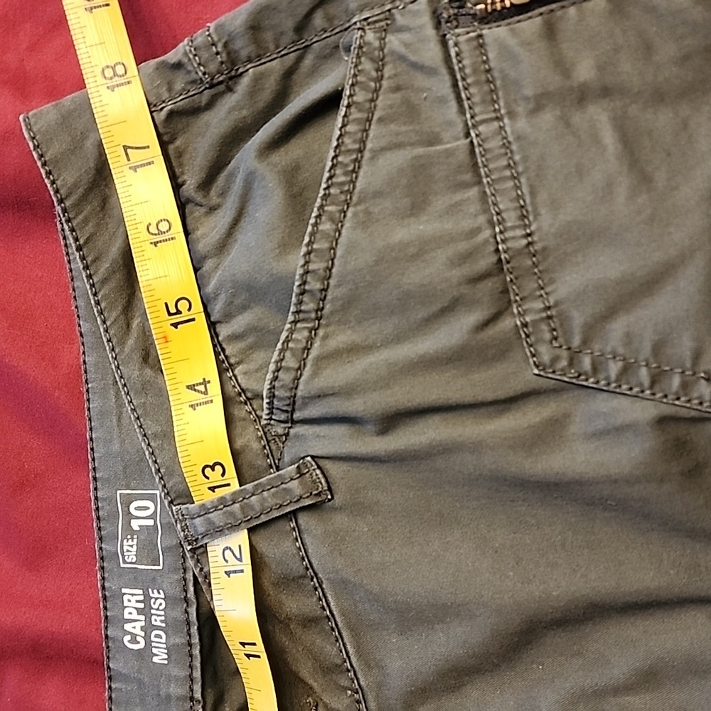 Army green capris